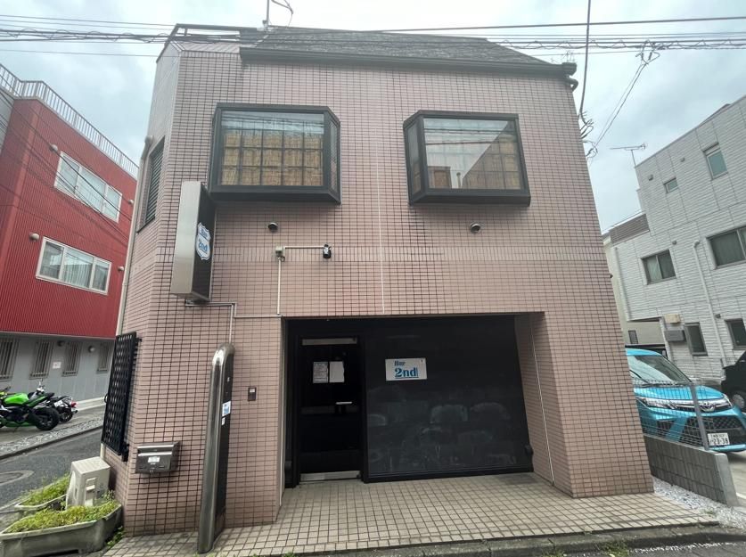 【練馬区・地下鉄成増駅徒歩3分】成増駅徒歩圏の1階16坪／内装美麗バー・スナック居抜き物件／営業時間制限なし・賃料19.8万円